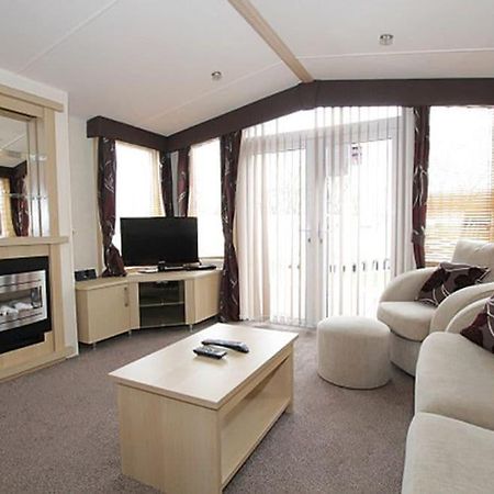 Hoburne Cotswold Hotell South Cerney Eksteriør bilde